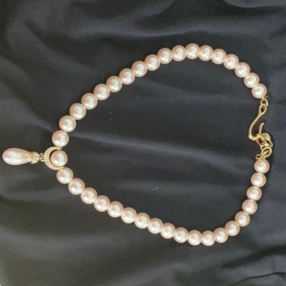 Elegant Pearl Necklace